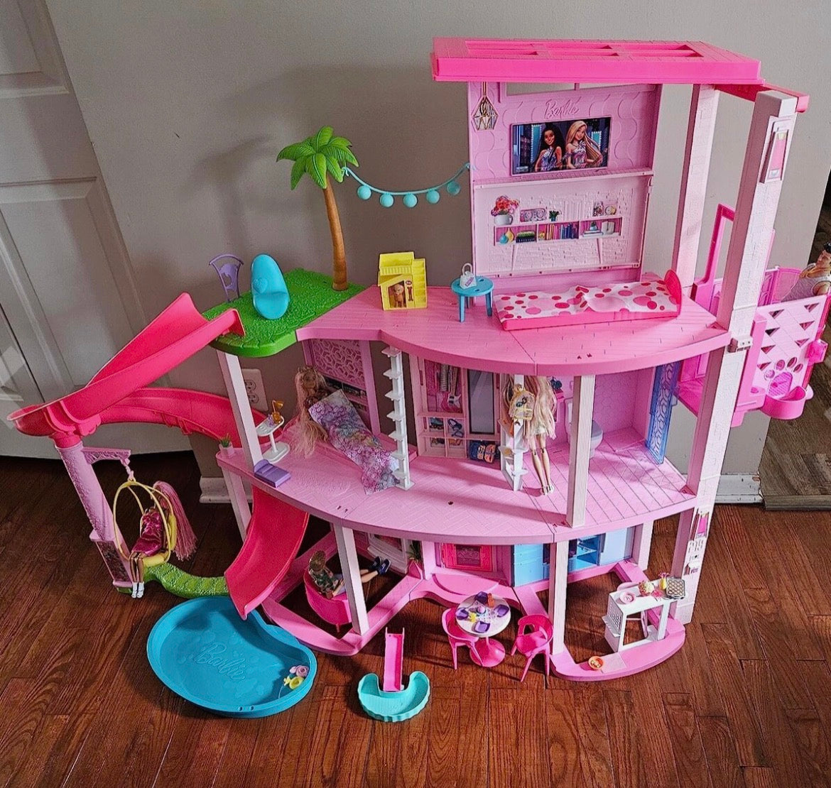 Pretty Barbie house